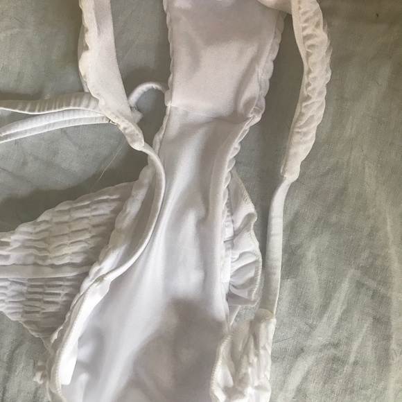 Bikini - Picture 5 of 6